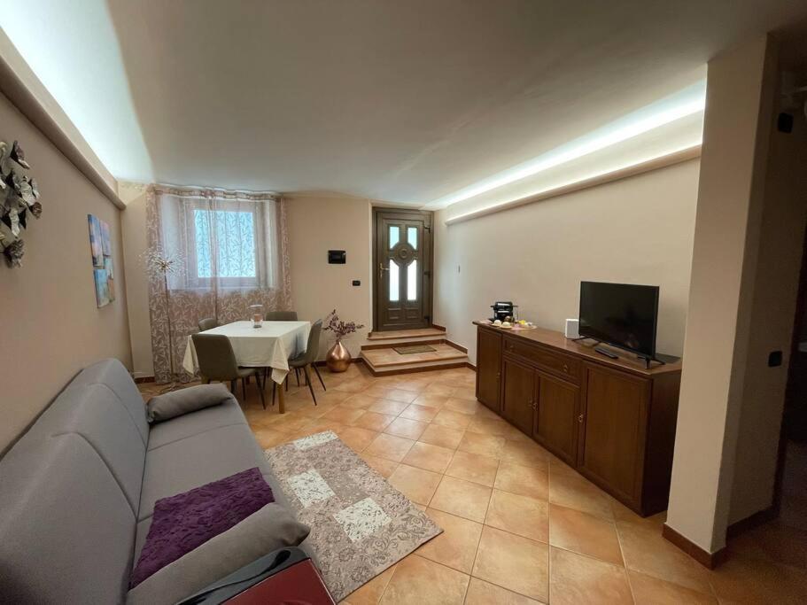 La Maison De Daniela Settimo Vittone Luaran gambar